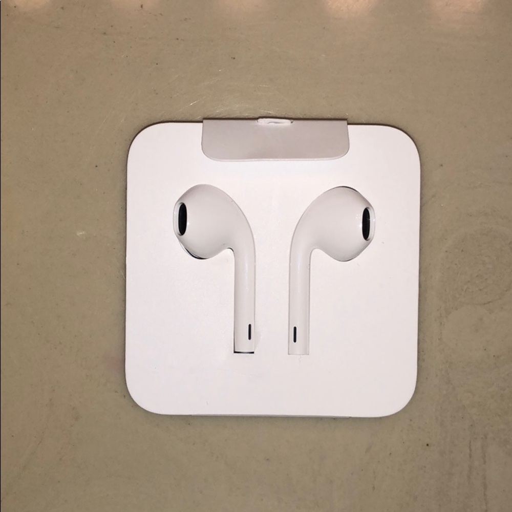 Brand new in package apple ear buds!